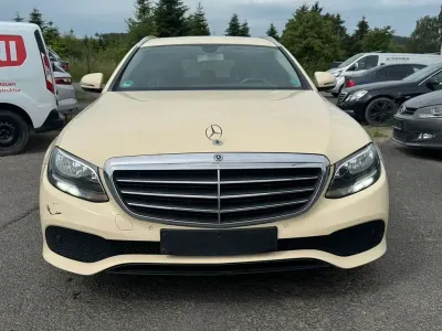 Gebraucht Mercedes E200 150 PS (110 kW) 2019 Gelb Kombi