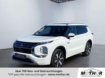 Neu Mitsubishi Outlander P-HEV Top 306 PS (225 kW) 2025 Titanweiß / pantherschwarz SUV