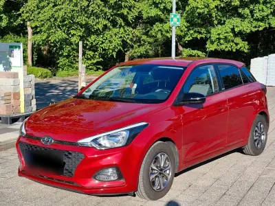 Gebraucht Hyundai i20 Advantage 101 PS (74 kW) 2020 Rot Kleinwagen