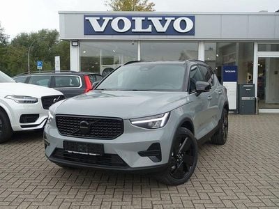 Neu Volvo XC40 Plus 163 PS (119 kW) 2025 Grau SUV