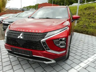 Używany Mitsubishi Eclipse Cross Plus 98 KM (72 kW) 2022 Czerwony SUV