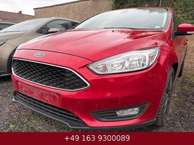 Używany Ford Focus Business Edition 125 KM (91 kW) 2010 Czerwony Sedan/Limuzyna