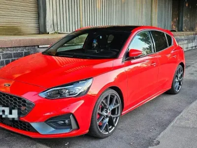 Gebraucht Ford Focus ST 280 PS (205 kW) 2020 Rot Limousine