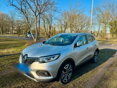 Gebraucht Renault Kadjar Play 140 PS (102 kW) 2019 Silber SUV