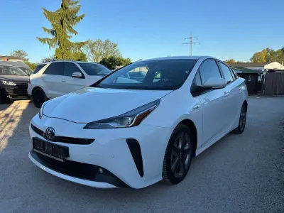 Gebraucht Toyota Prius Executive 98 PS (72 kW) 2021 Weiß Kleinwagen