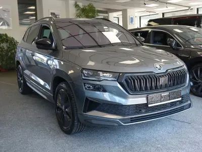 Gebraucht Skoda Karoq SportLine 150 PS (110 kW) 2023 Grau SUV