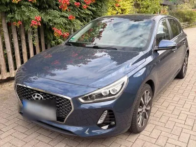 Gebraucht Hyundai i30 Style 140 PS (102 kW) 2017 Blau Limousine
