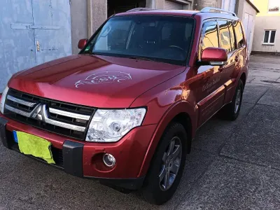 Gebraucht Mitsubishi Pajero Intense 170 PS (125 kW) 2008 Rot SUV