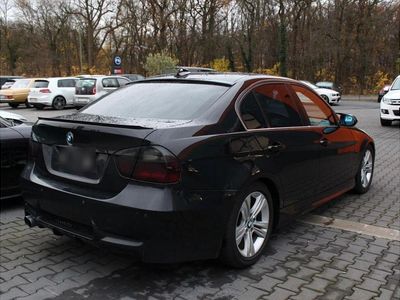 Gebraucht BMW 325 Sport Line 218 PS (160 kW) 2006 Schwarz Limousine