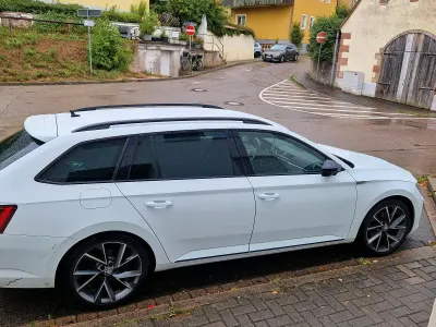 Gebraucht Skoda Superb LAURIN & KLEMENT 190 PS (139 kW) 2018 Weiß Kombi