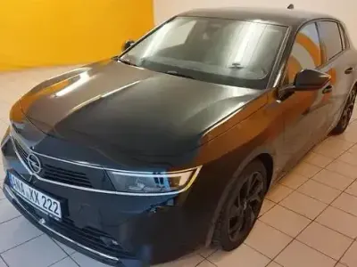 Gebraucht Opel Astra Edition 131 PS (96 kW) 2021 Schwarz Limousine