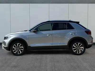 Neu VW T-Roc 150 PS (110 kW) 2026 Purewhite mit dachfarb... SUV