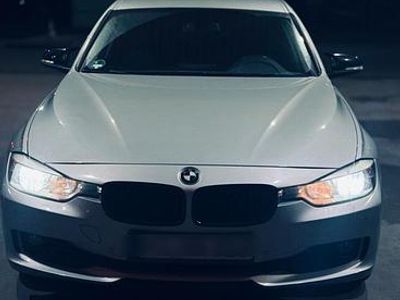 Gebraucht BMW 320 180 PS (132 kW) 2013 Silber Limousine