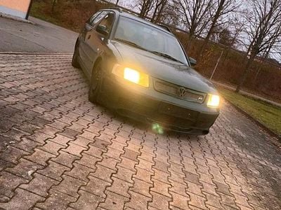 Gebraucht VW Passat Comfortline 116 PS (85 kW) 2000 Grün Kombi