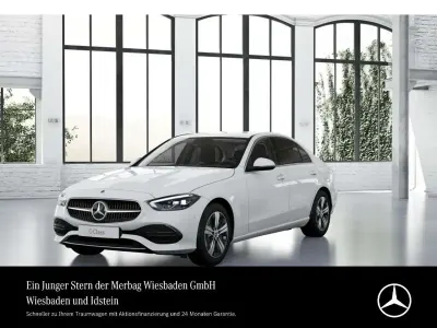 Gebraucht Mercedes C300e Avantgarde 313 PS (230 kW) 2024 Polarweiß Limousine