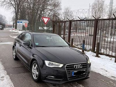 Schwarz Gebraucht 2015 Audi A3 Limousine | 7.300 € (Fairer Preis)