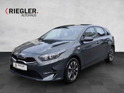 Neu Kia Ceed Vision 140 PS (102 kW) 2025 Grün Kleinwagen
