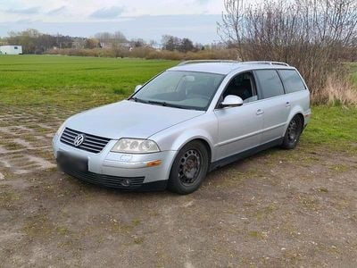 Second-hand VW Passat 179 CP (131 kW) 2004 Argintiu Break
