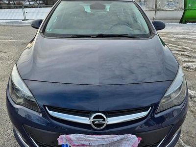 Blau Gebraucht 2012 Opel Astra Kombi | 2.000 €