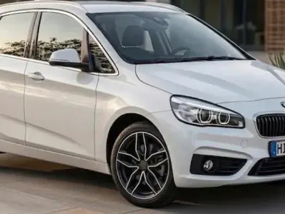 Gebraucht BMW 214 Active Tourer Comfort Edition 95 PS (69 kW) 2016 Weiß Van / Kleinbus