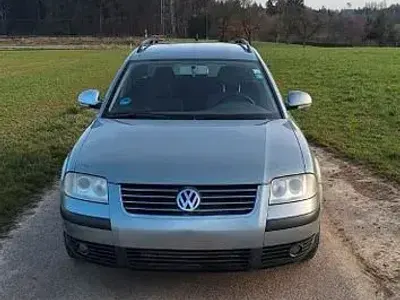 Second-hand VW Passat Comfortline 136 CP (100 kW) 2004 Gri Berlinǎ