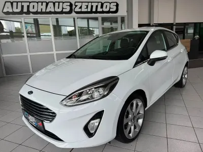 Gebraucht Ford Fiesta 71 PS (52 kW) 2017 Weiß Kleinwagen