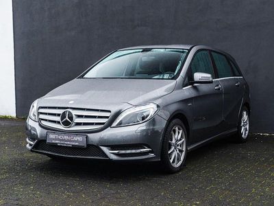 Gebraucht Mercedes B180 122 PS (89 kW) 2011 Grau Van / Kleinbus