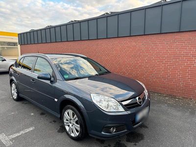 Usata Opel Signum 140 CV (102 kW) 2007 Argento Utilitaria