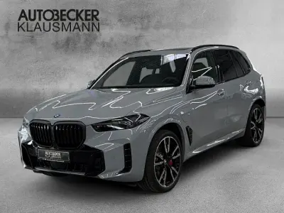 Neu BMW X5 M Sport 489 PS (359 kW) 2026 Grau SUV