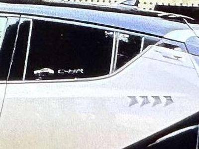 Usata Toyota C-HR Lounge 98 CV (72 kW) 2016 Argento SUV