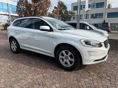 Gebraucht Volvo XC60 Momentum 181 PS (133 kW) 2015 Weiß SUV