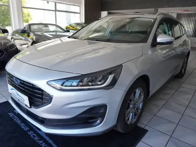 Gebraucht Ford Focus Titanium 120 PS (88 kW) 2022 Silber Limousine