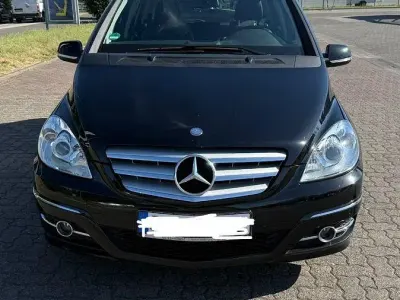 Gebraucht Mercedes B180 109 PS (80 kW) 2009 Schwarz Van / Kleinbus