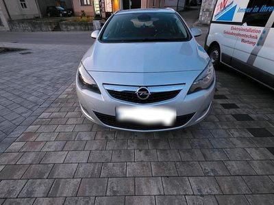 Usata Opel Astra 165 CV (121 kW) 2012 Grigio Station wagon
