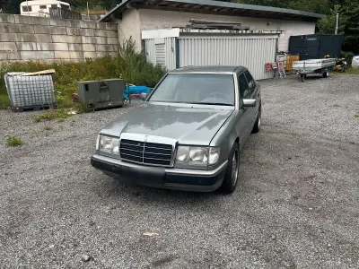 Gebraucht Mercedes E300 147 PS (108 kW) 1991 Limousine