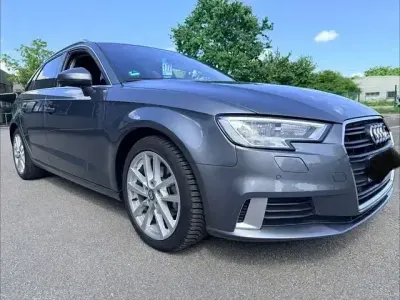 Gebraucht Audi A3 Sport 150 PS (110 kW) 2019 Grau Limousine