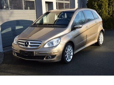 Gold Gebraucht 2006 Mercedes B200 Van / Kleinbus | 2.250 € (Guter Preis)