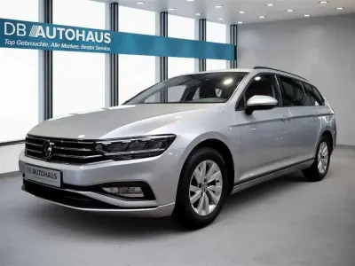 Gebraucht VW Passat 122 PS (89 kW) 2023 Silber Kombi