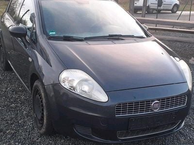 Grau Gebraucht 2009 Fiat Punto Kleinwagen | 1.000 € (Guter Preis)