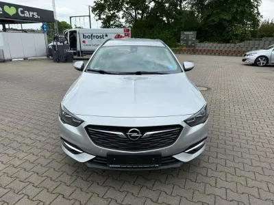 Używany Opel Insignia Business Edition 170 KM (125 kW) 2020 Srebrny Kombi