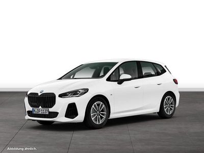 Weiß Gebraucht 2025 BMW 220 Active Tourer M Sport Van / Kleinbus | 35.217 € (Fairer Preis)