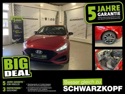 Gebraucht Hyundai i30 101 PS (74 kW) 2024 Rot Limousine