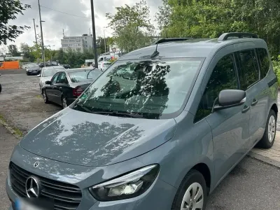 Gebraucht Mercedes 420 102 PS (75 kW) 2022 Grau Van / Kleinbus