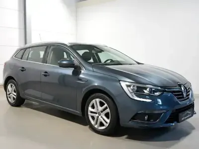 Używany Renault Mégane Business 116 KM (85 kW) 2020 Szary Sedan/Limuzyna