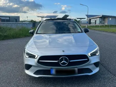 Używany Mercedes CLA220 190 KM (139 kW) 2023 Srebrny Sedan/Limuzyna