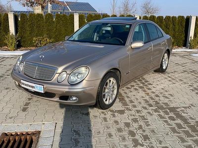 Usata Mercedes E200 163 CV (119 kW) 2003 Oro Berlina