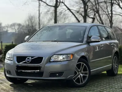 Gebraucht Volvo V50 Momentum 150 PS (110 kW) 2011 Kombi