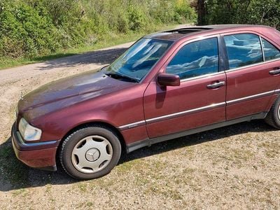 Gebraucht Mercedes C180 Elegance 122 PS (89 kW) 1996 Rot Limousine