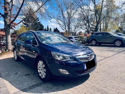 Gebraucht Opel Astra Innovation 125 PS (91 kW) 2011 Blau Kombi