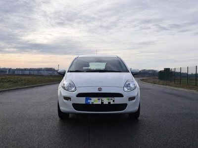 Gebraucht Fiat Punto 69 PS (50 kW) 2015 Weiß Kleinwagen
